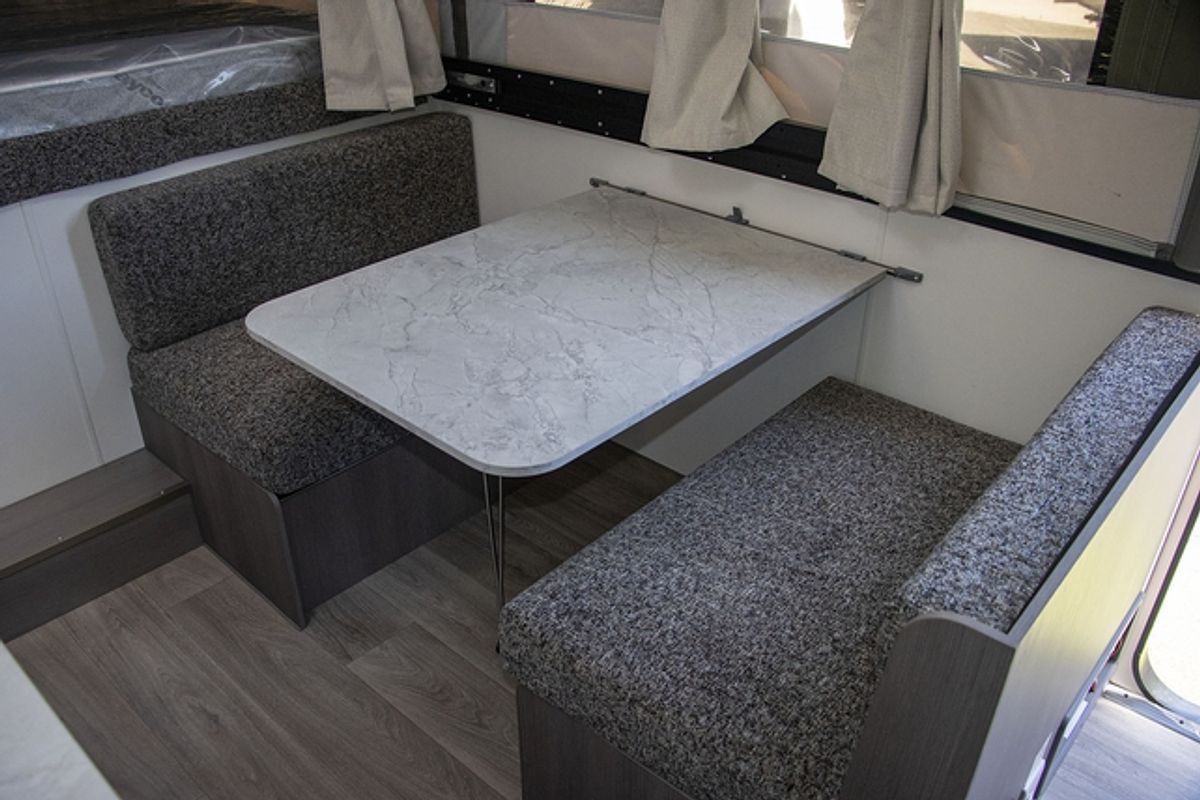 2025 Jayco LARK CAMPER OB.CP-MY25