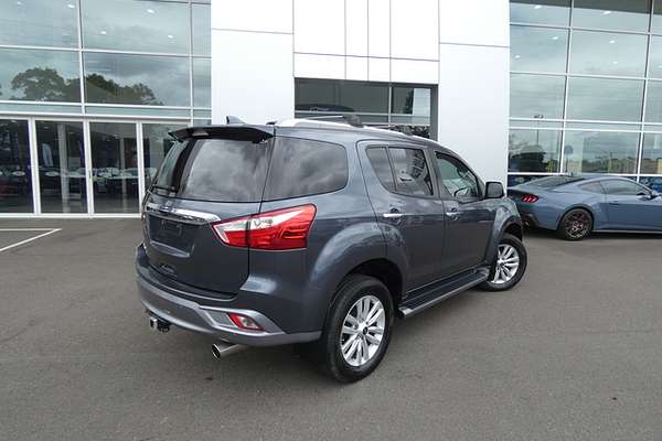2018 Isuzu MU-X LS-T