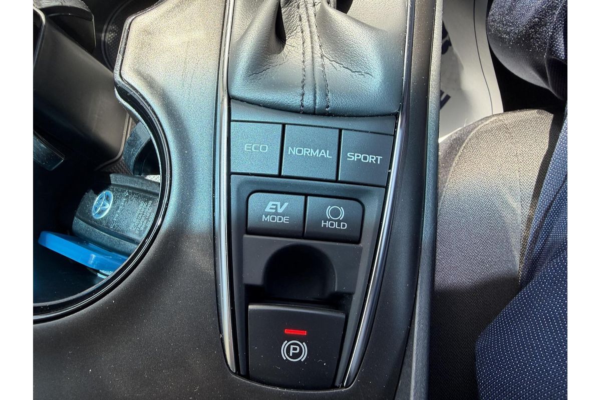 2024 Toyota Camry Ascent AXVH70R