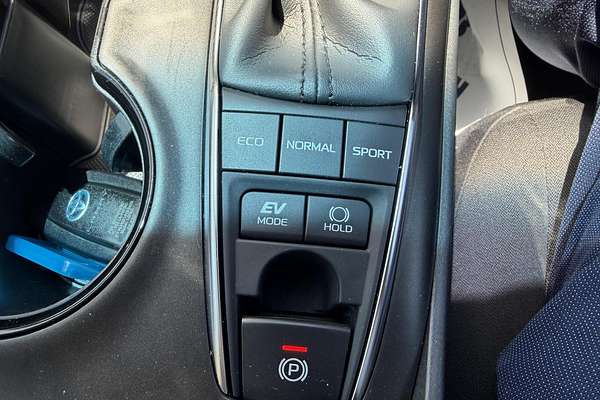 2024 Toyota Camry Ascent AXVH70R