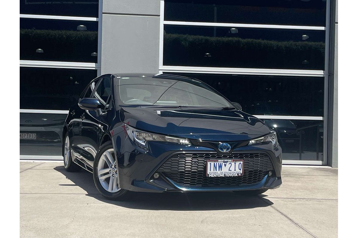 2018 Toyota Corolla SX HYBRID ZWE211R