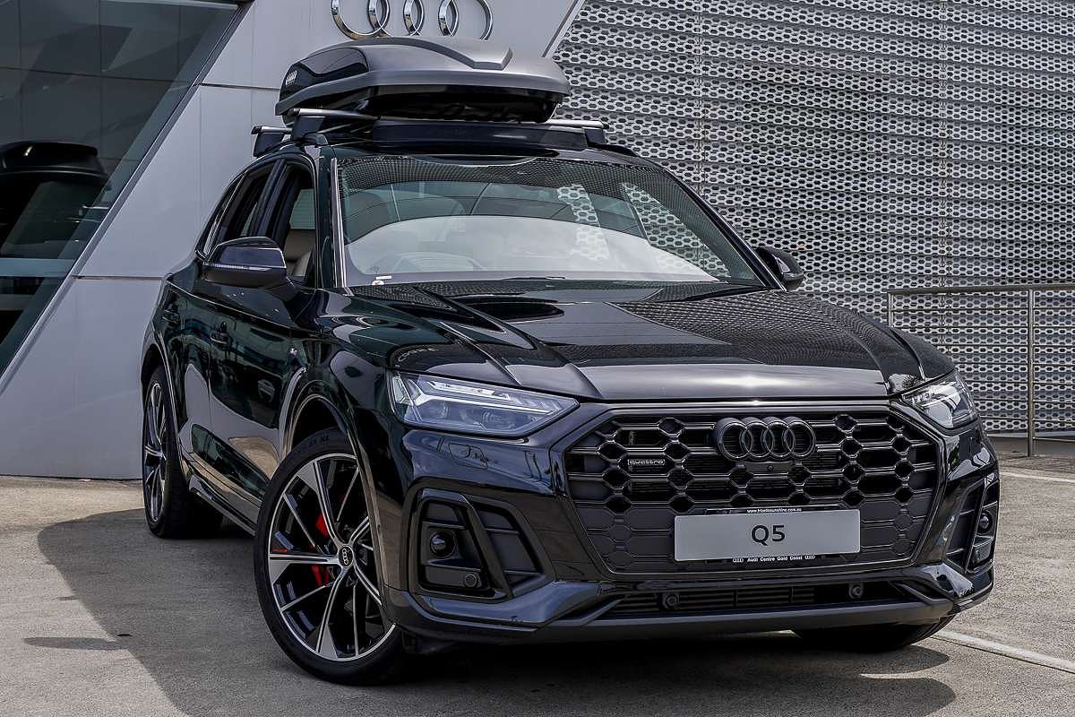 2024 Audi Q5 55 TFSI e S line FY