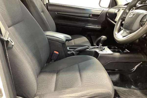 2017 Toyota Hilux SR GUN126R 4X4