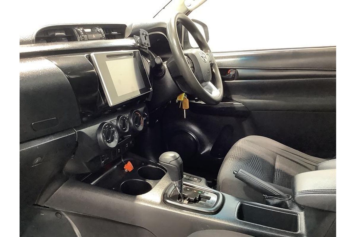 2017 Toyota Hilux SR GUN126R 4X4