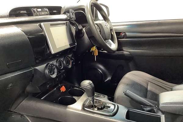 2017 Toyota Hilux SR GUN126R 4X4