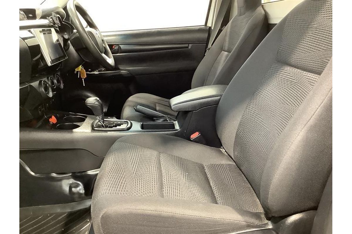 2017 Toyota Hilux SR GUN126R 4X4