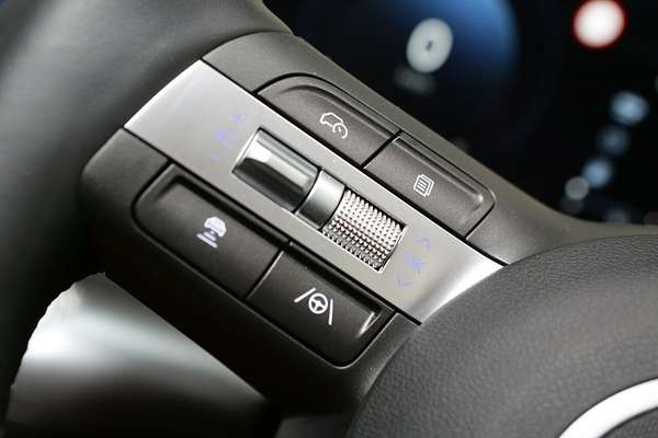 2025 Hyundai Kona Premium SX2.V2