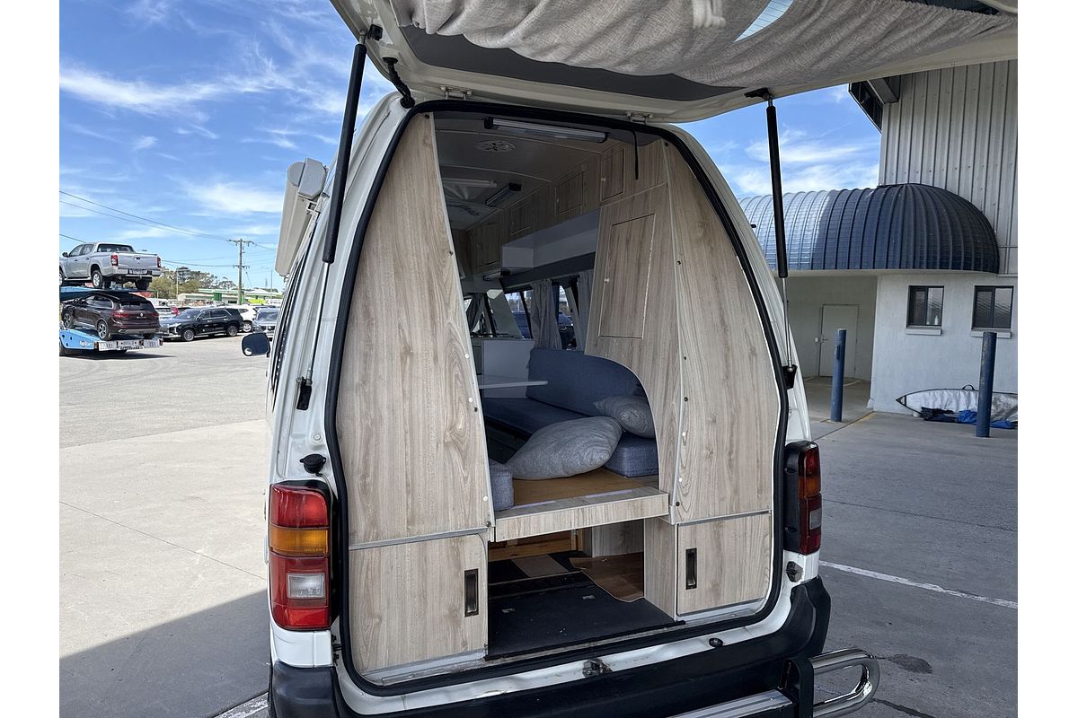 1998 Toyota Hiace Commuter RZH125R ELWB