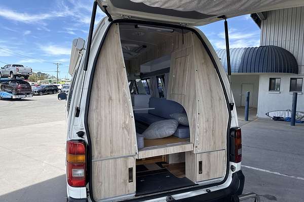 1998 Toyota Hiace Commuter RZH125R ELWB