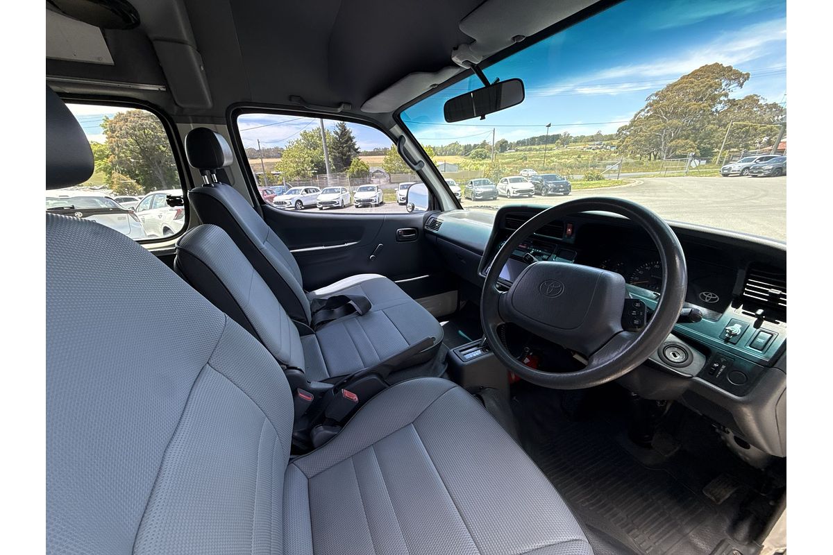 1998 Toyota Hiace Commuter RZH125R ELWB