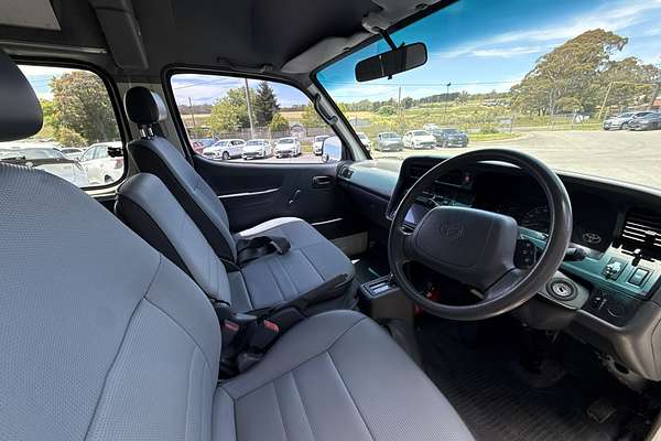 1998 Toyota Hiace Commuter RZH125R ELWB