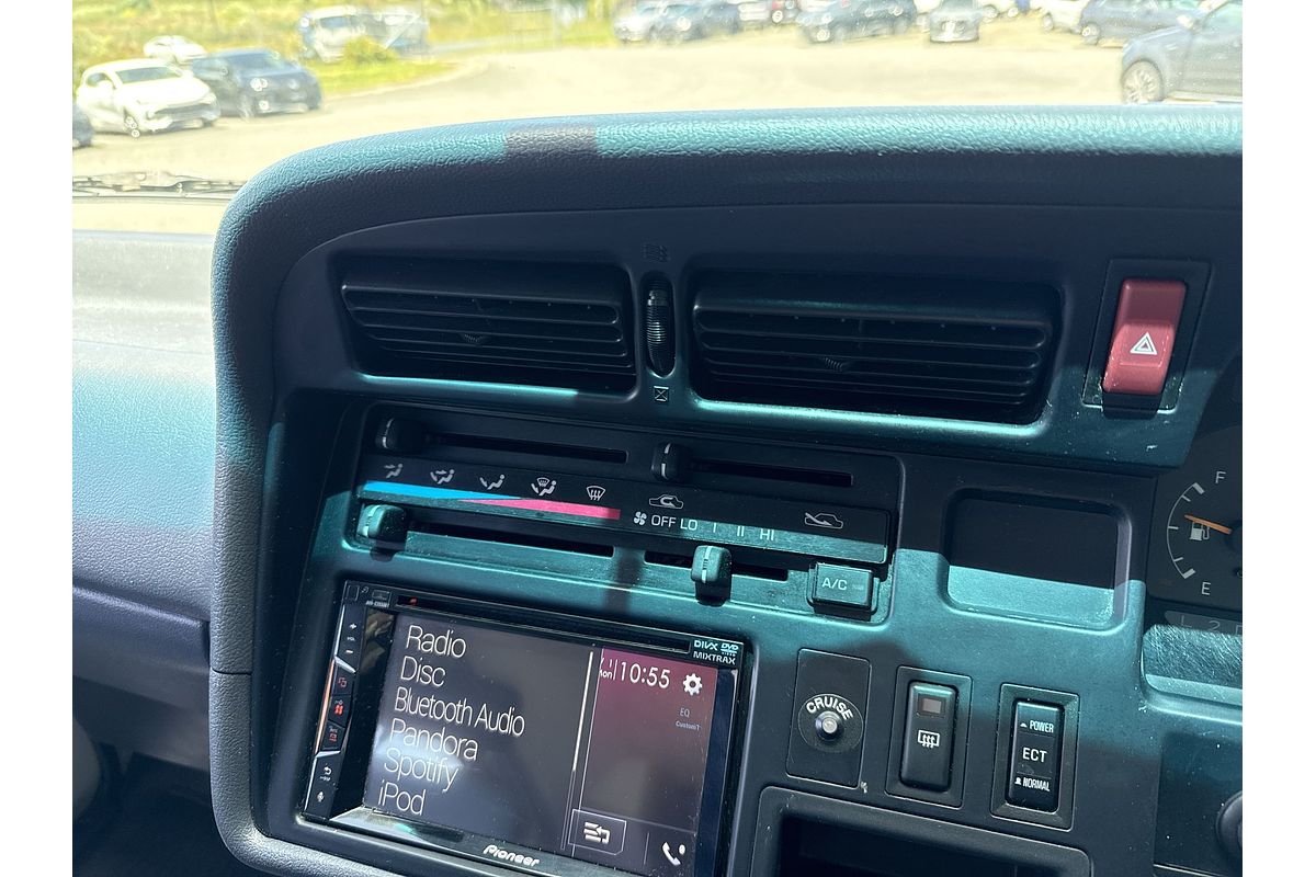 1998 Toyota Hiace Commuter RZH125R ELWB