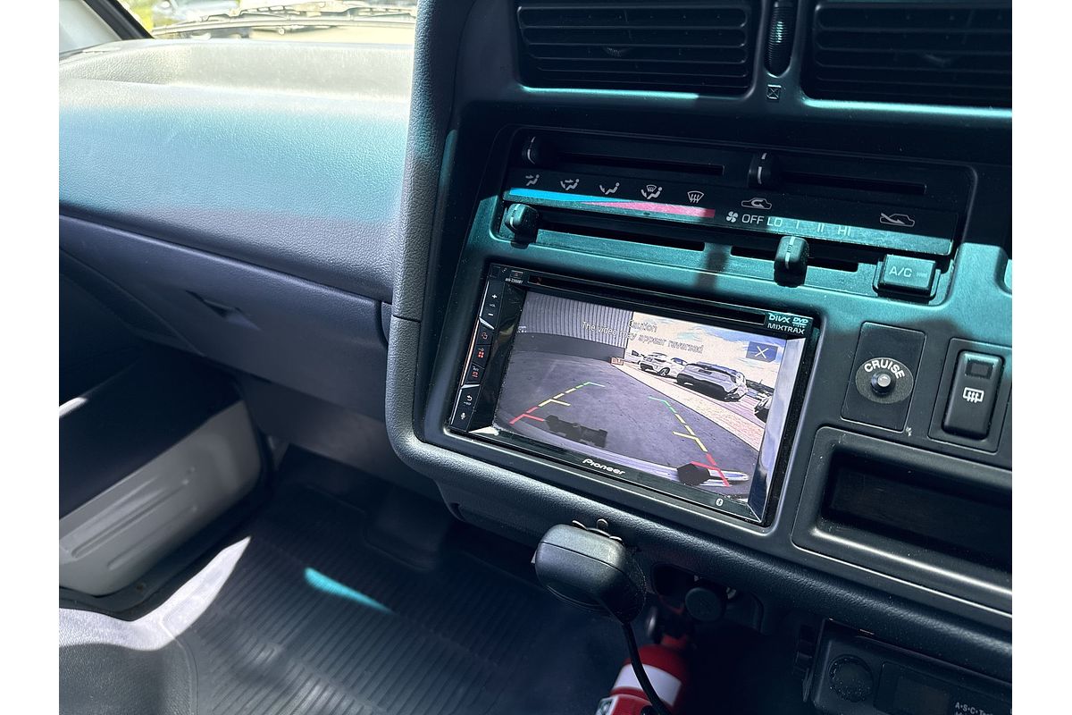 1998 Toyota Hiace Commuter RZH125R ELWB