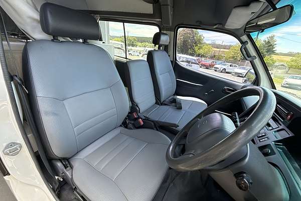 1998 Toyota Hiace Commuter RZH125R ELWB