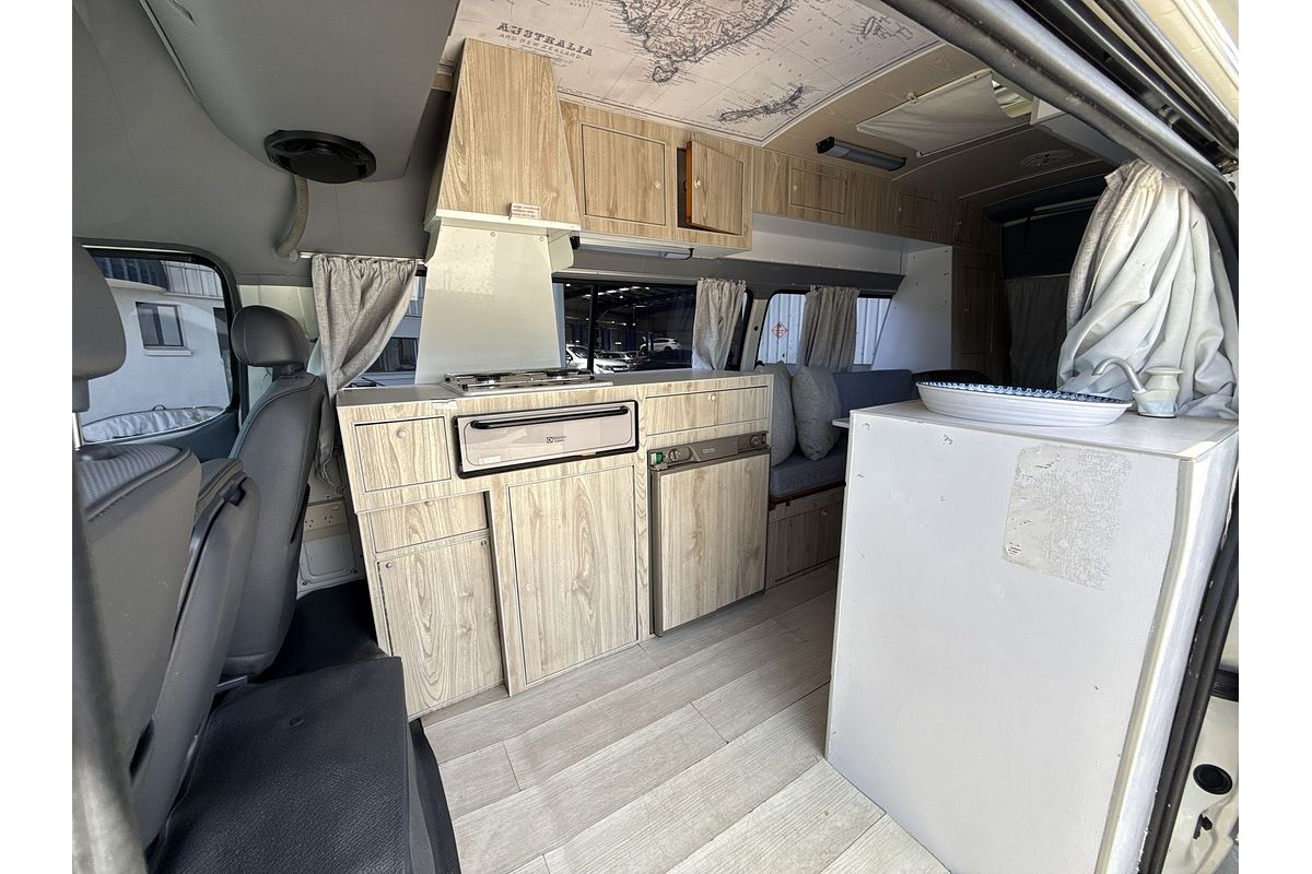 1998 Toyota Hiace Commuter RZH125R ELWB