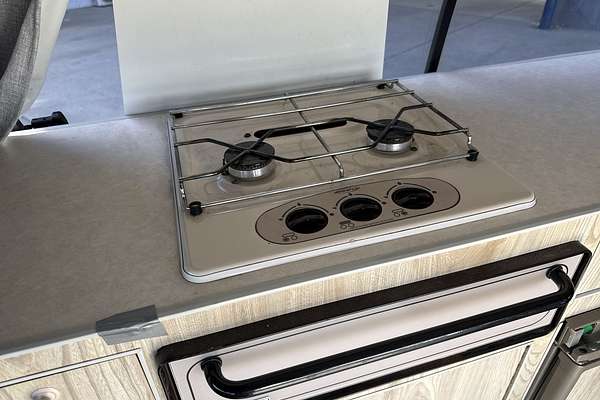 1998 Toyota Hiace Commuter RZH125R ELWB