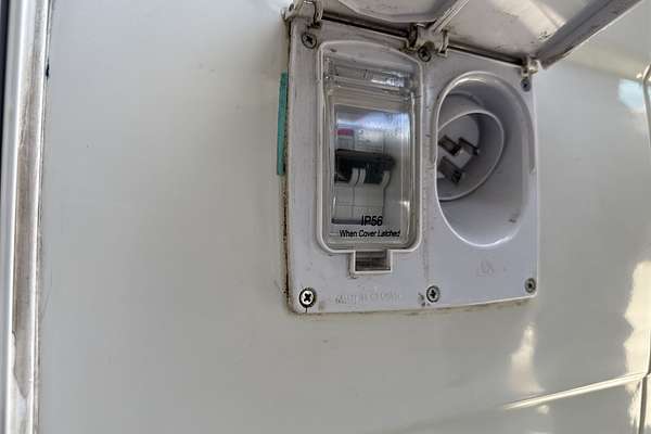 1998 Toyota Hiace Commuter RZH125R ELWB