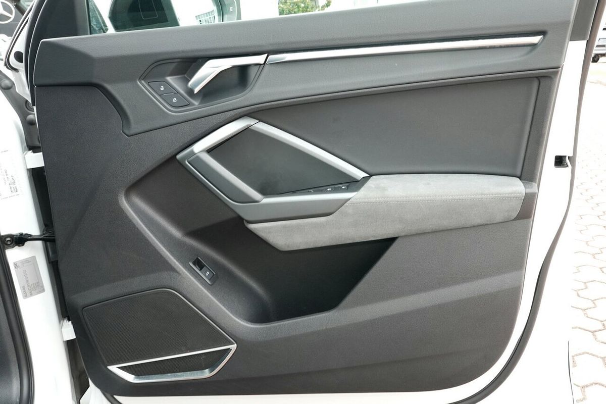 2020 Audi Q3 40 TFSI S line F3