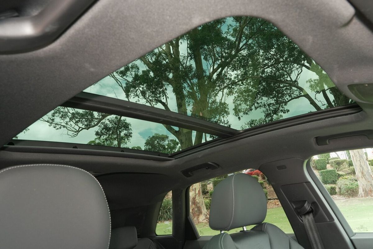 2020 Audi Q3 40 TFSI S line F3