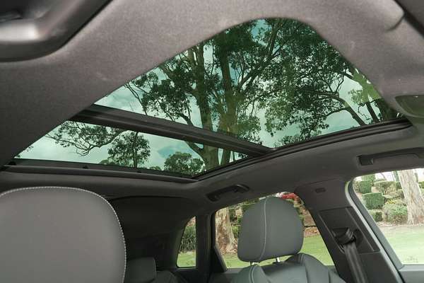 2020 Audi Q3 40 TFSI S line F3