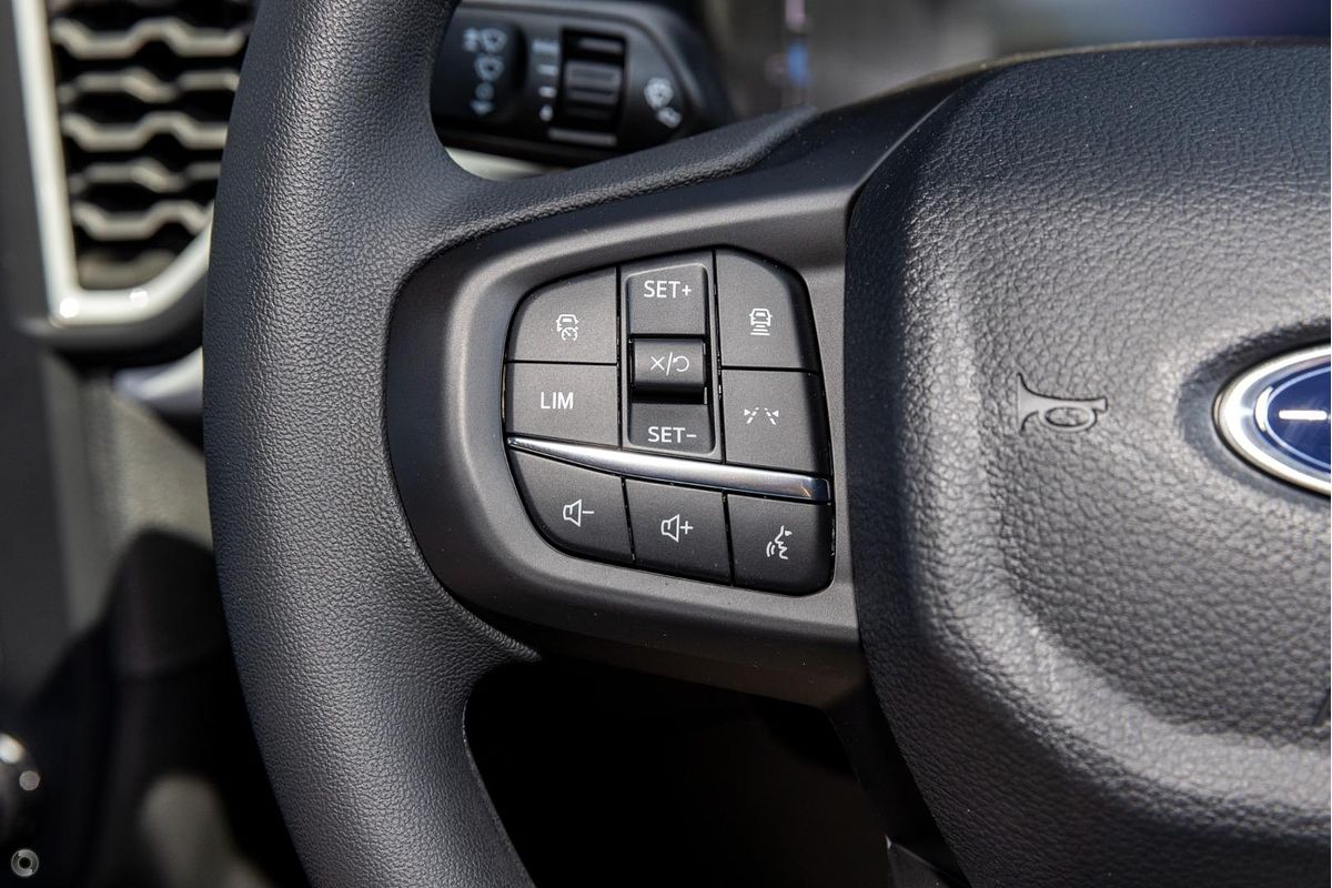 2025 Ford Ranger XL 4X4 2.0L