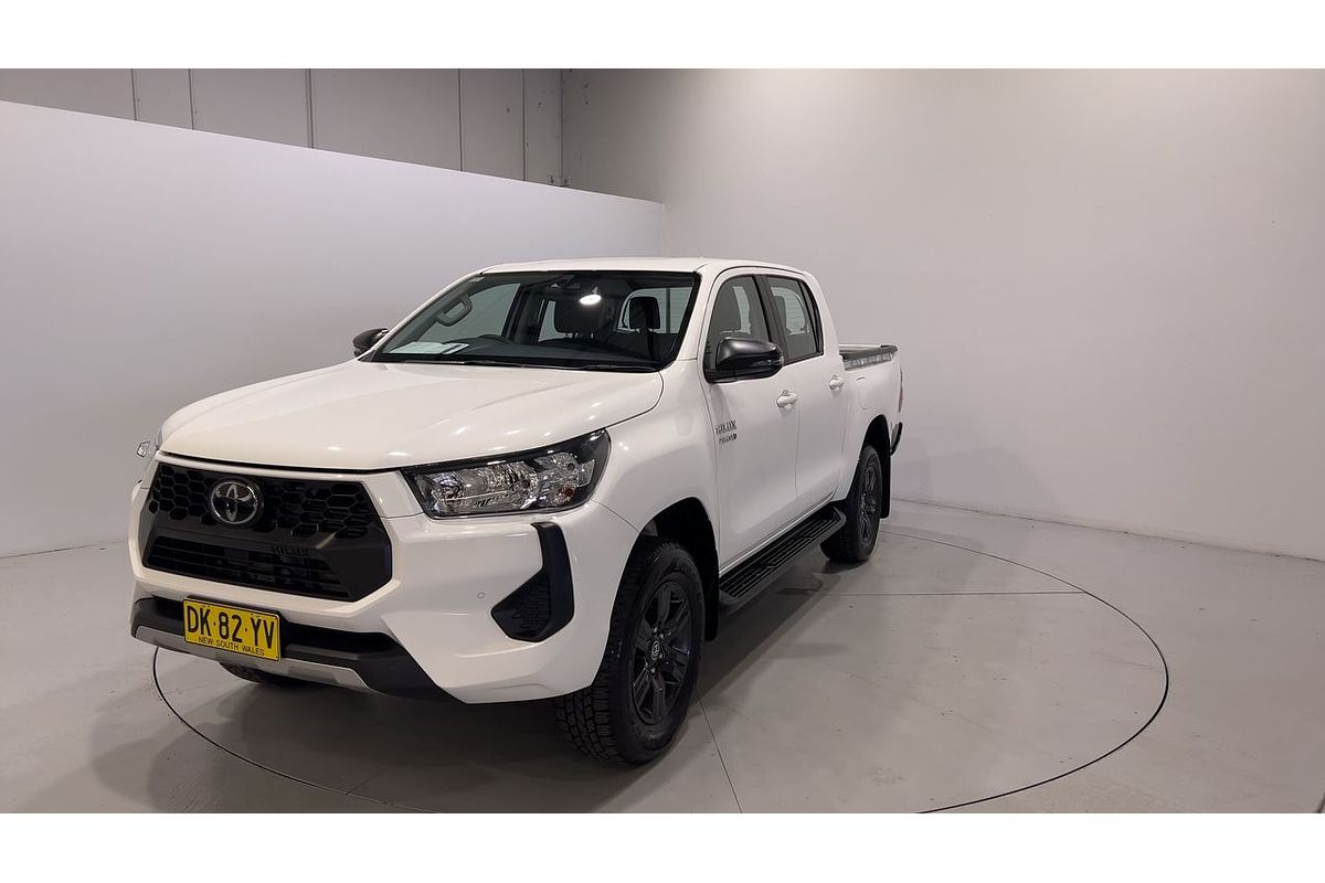 2024 Toyota Hilux SR GUN126R 4X4