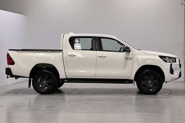 2024 Toyota Hilux SR GUN126R 4X4