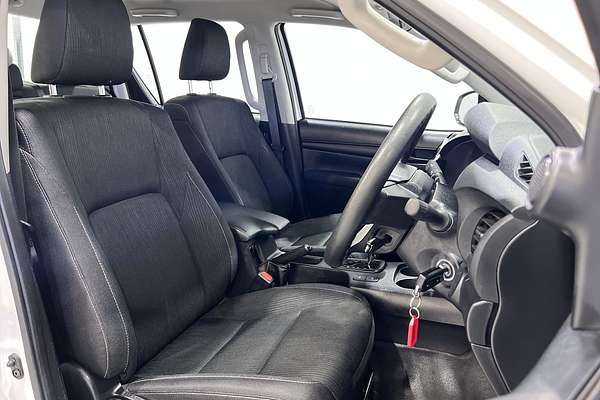 2024 Toyota Hilux SR GUN126R 4X4