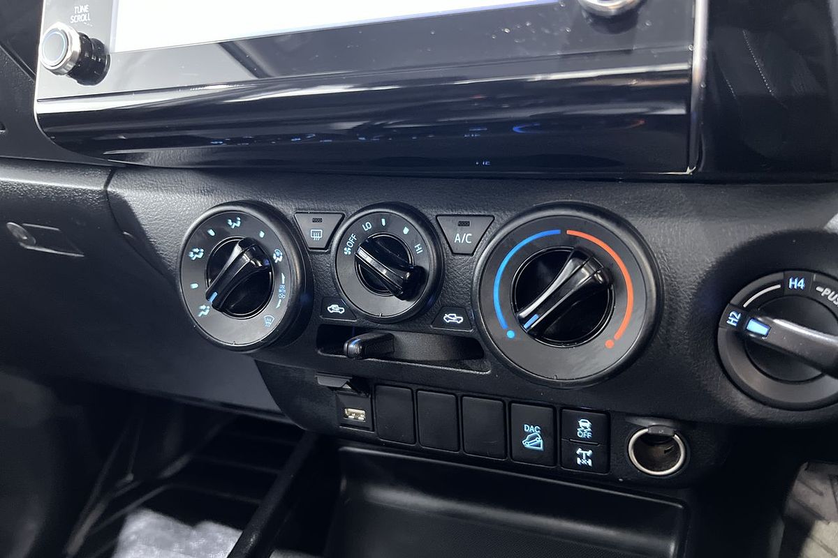 2024 Toyota Hilux SR GUN126R 4X4