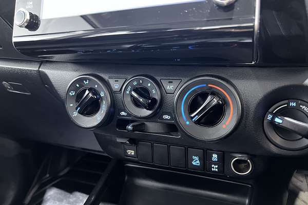 2024 Toyota Hilux SR GUN126R 4X4