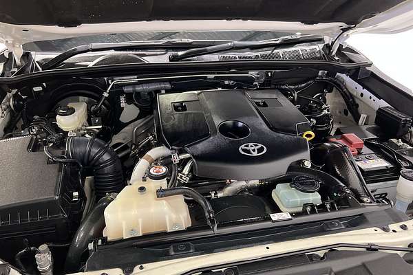 2024 Toyota Hilux SR GUN126R 4X4