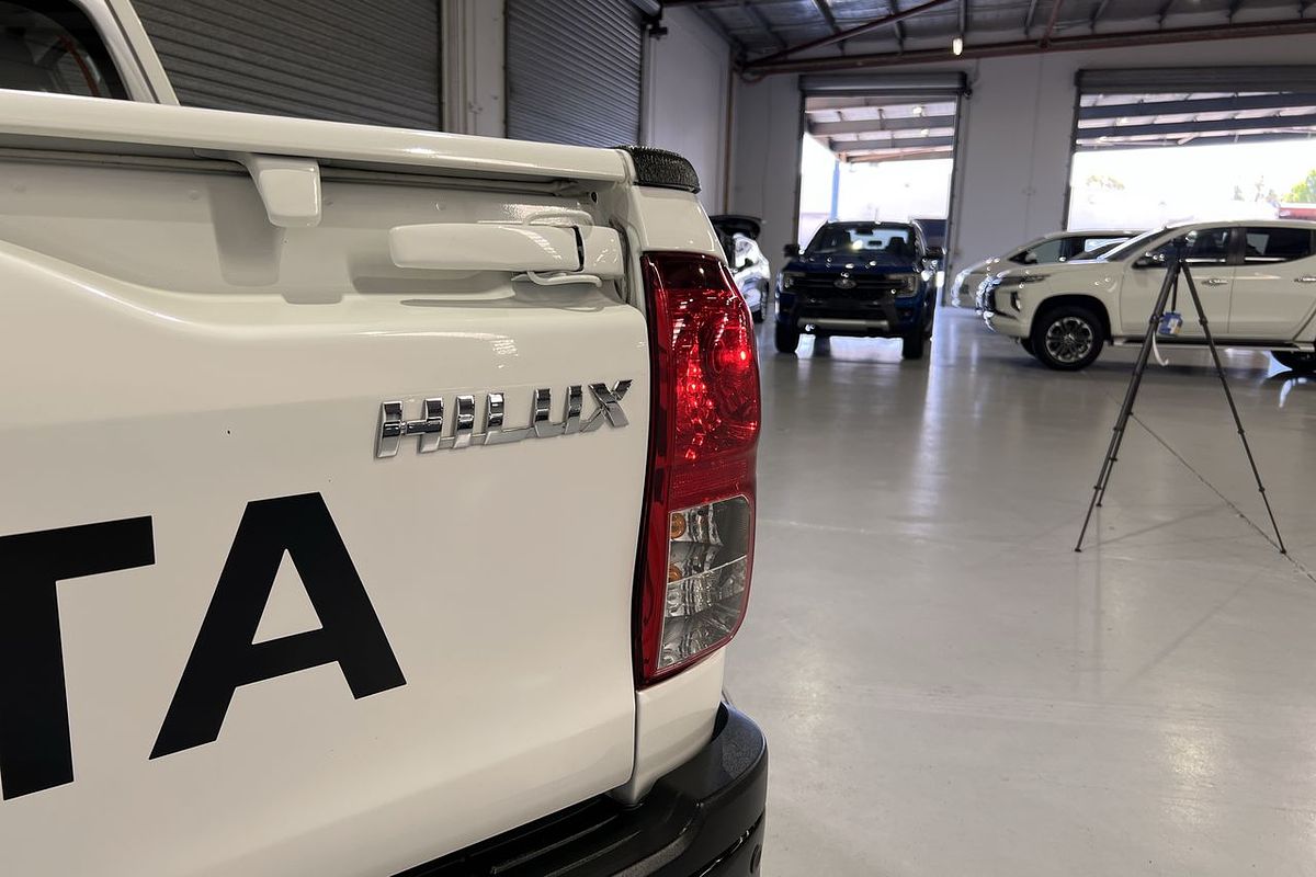 2024 Toyota Hilux SR GUN126R 4X4