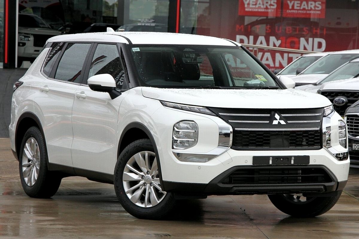 2025 Mitsubishi Outlander ES ZM