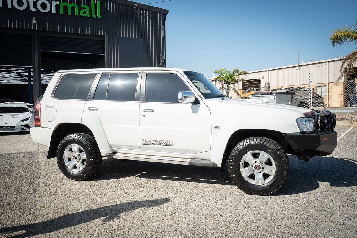 2015 Nissan Patrol ST Y61