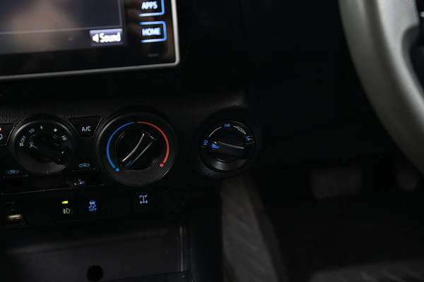 2016 Toyota Hilux SR GUN126R 4X4