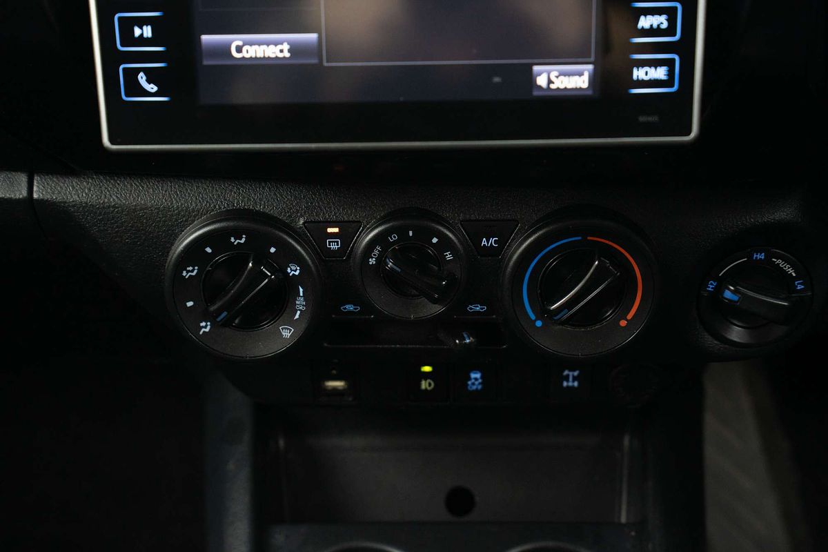 2016 Toyota Hilux SR GUN126R 4X4