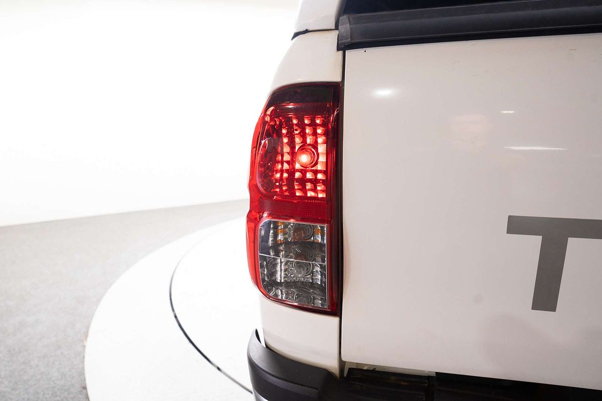 2016 Toyota Hilux SR GUN126R 4X4