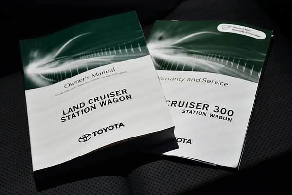 2025 Toyota Landcruiser VX FJA300R