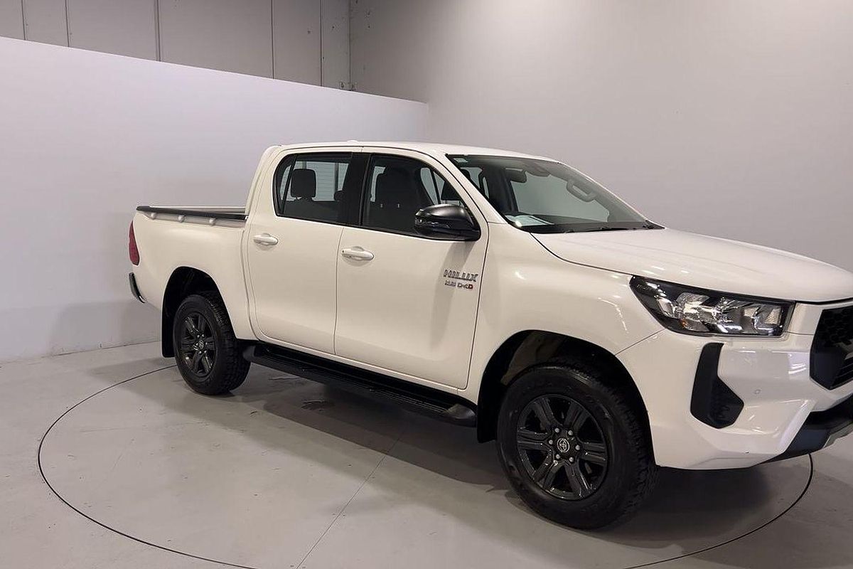 2024 Toyota Hilux SR GUN126R 4X4