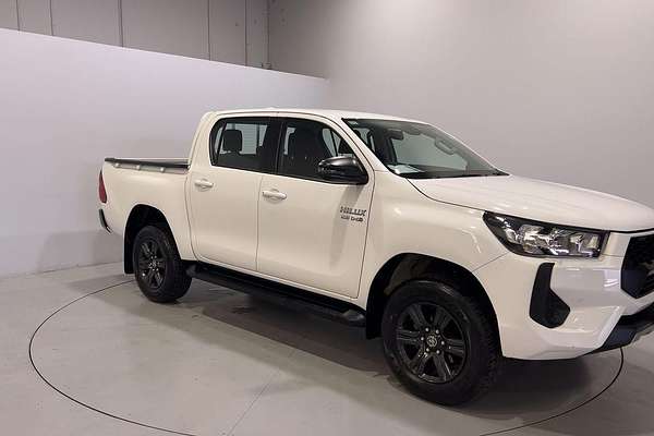 2024 Toyota Hilux SR GUN126R 4X4
