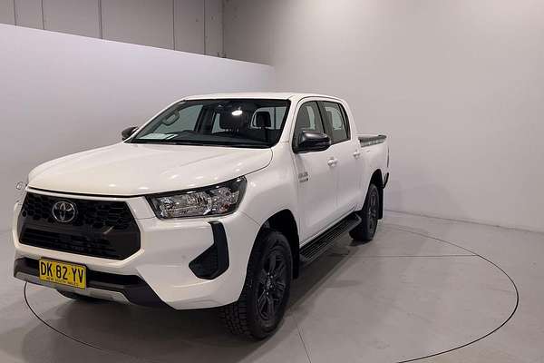 2024 Toyota Hilux SR GUN126R 4X4