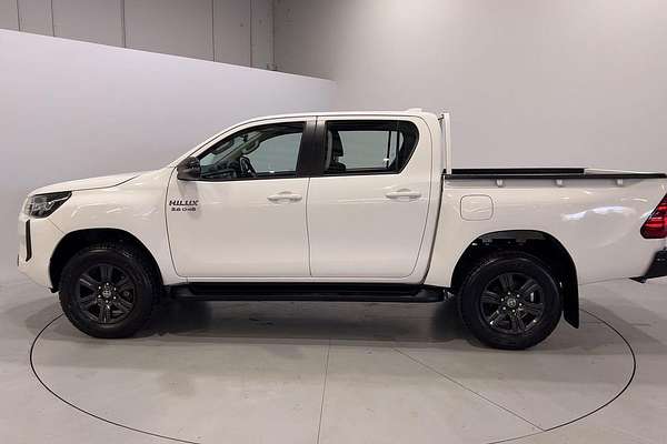 2024 Toyota Hilux SR GUN126R 4X4