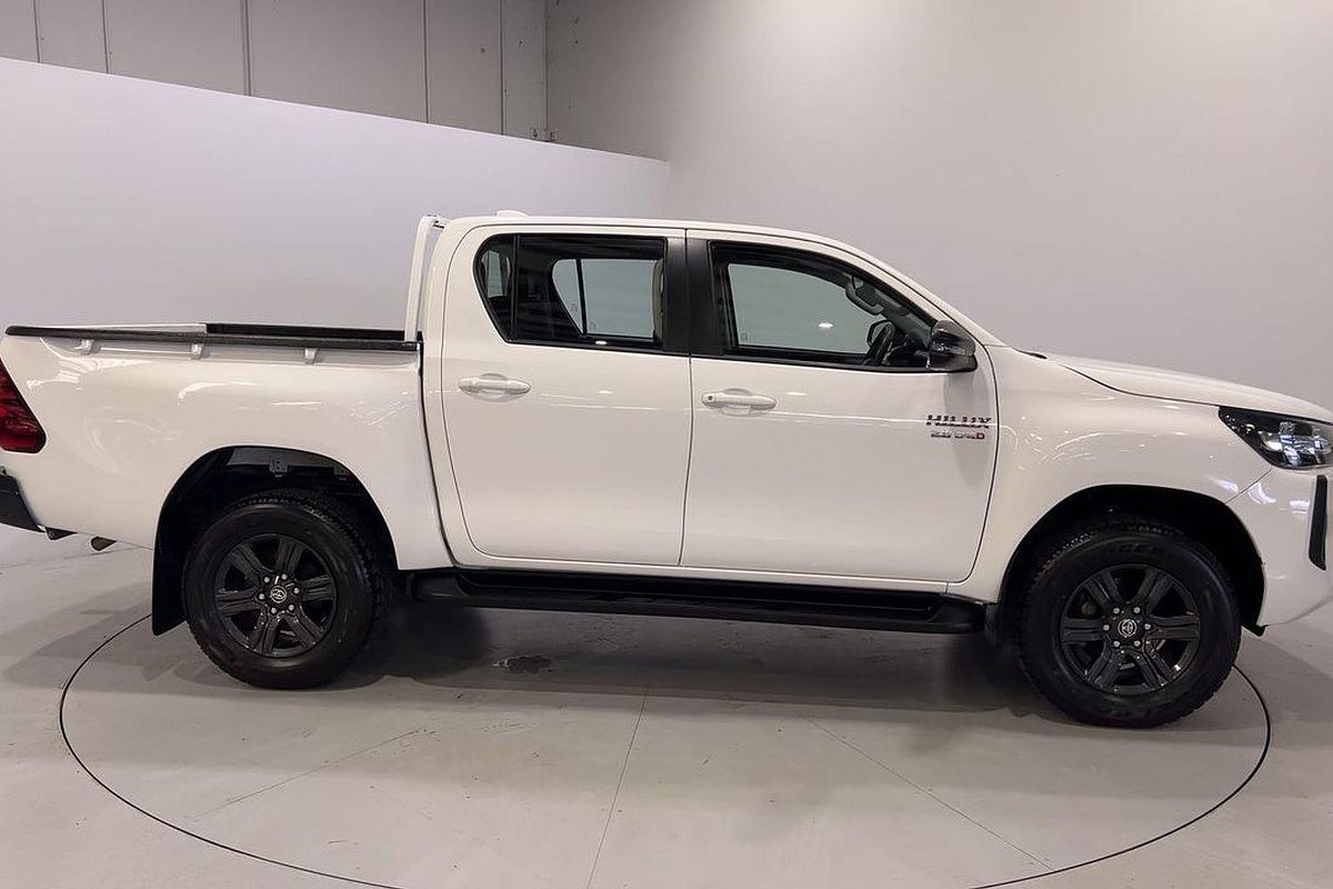 2024 Toyota Hilux SR GUN126R 4X4