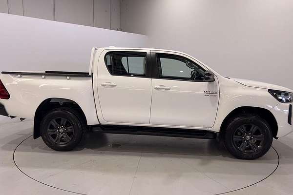 2024 Toyota Hilux SR GUN126R 4X4