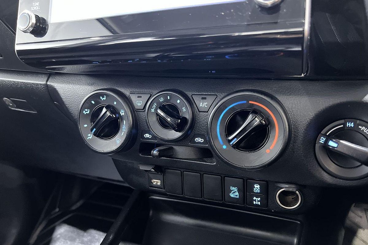 2024 Toyota Hilux SR GUN126R 4X4