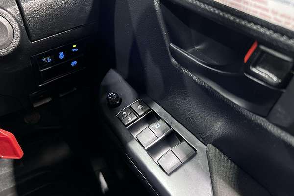 2024 Toyota Hilux SR GUN126R 4X4