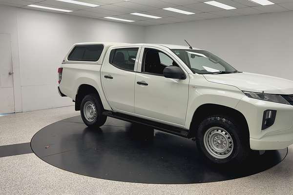 2023 Mitsubishi Triton GLX MR 4X4