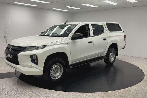 2023 Mitsubishi Triton GLX MR 4X4