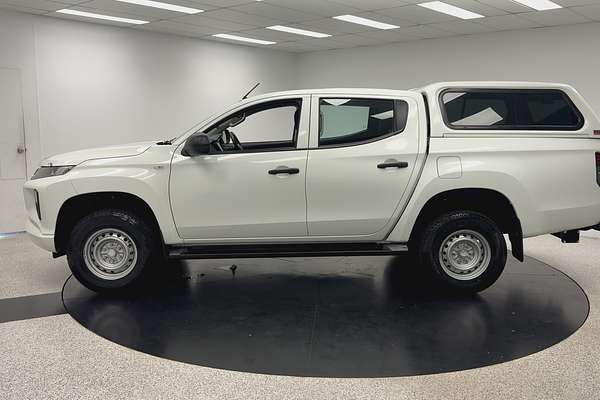 2023 Mitsubishi Triton GLX MR 4X4