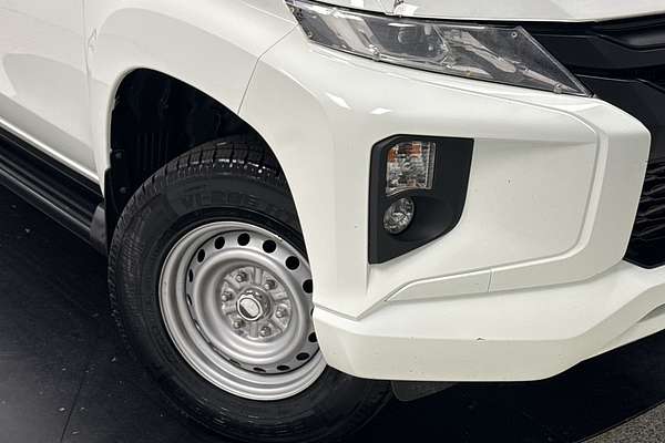 2023 Mitsubishi Triton GLX MR 4X4